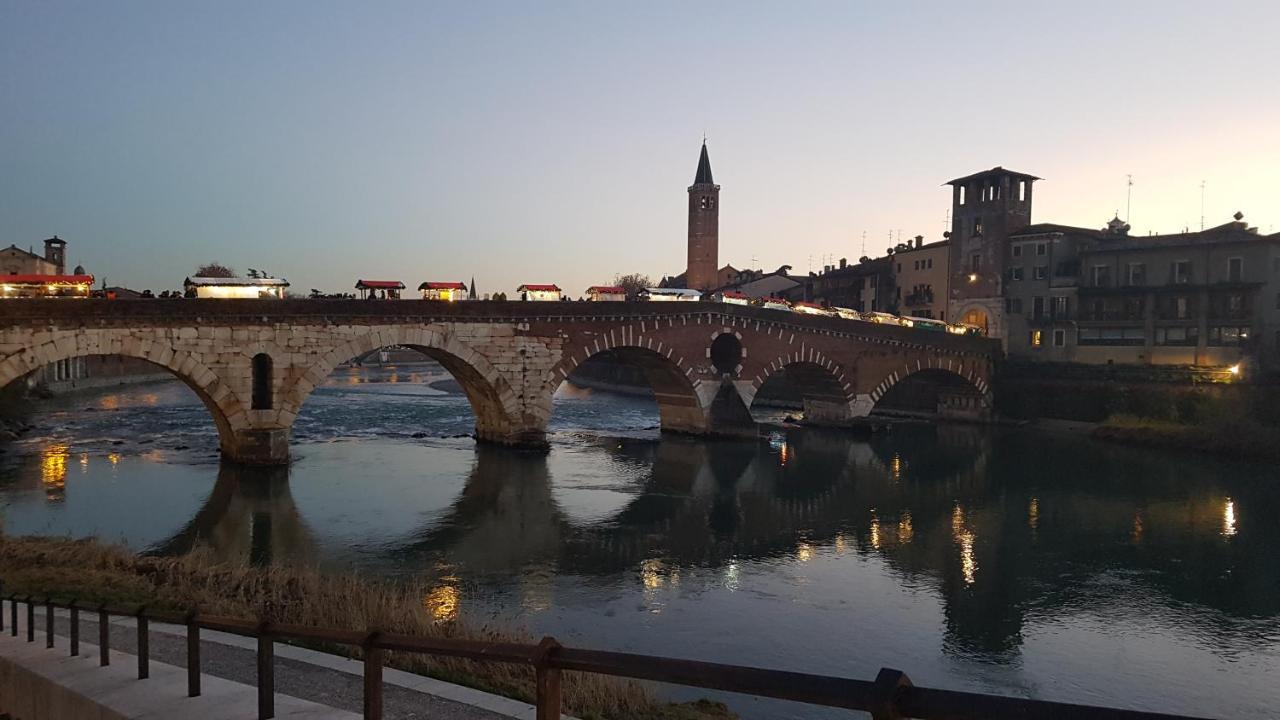 Ferienwohnung Palazzo Ponte Pietra Verona Exterior foto